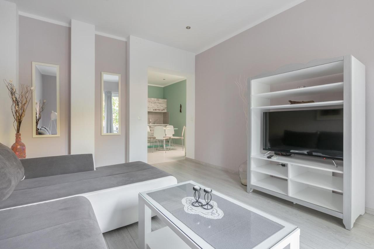 Apartmani Dijana Podgora Eksteriør billede
